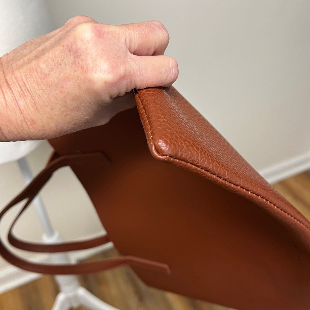 Vince Camuto, EUC, Rich Brown Textured Leather Tote, 17” x11.5”, inside pocket - Picture 5 of 11